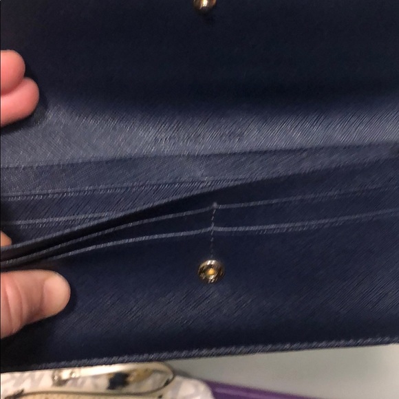 Michael Kors wallet - Picture 2 of 2